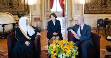 الأمين العام لرابطة العالم الإسلامي يلتقي عدداً من الوزراء الفرنسيين