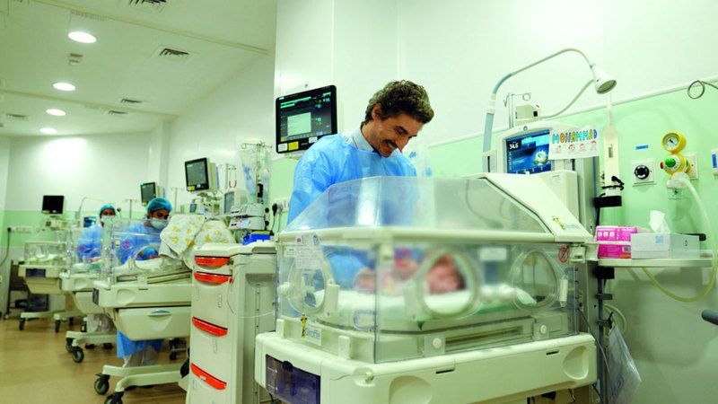 الامارات | طفل خديج يغادر العناية المركزة بعد 120 يوماً من تحديات «رحلة البقاء»