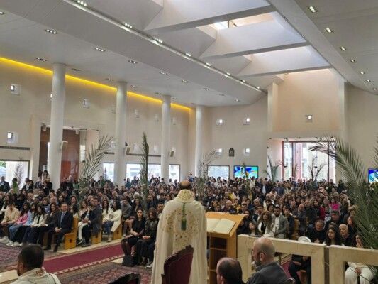 معوض احتفل بقداس أحد الشعانين في كاتدرائية مار مارون- كسارة