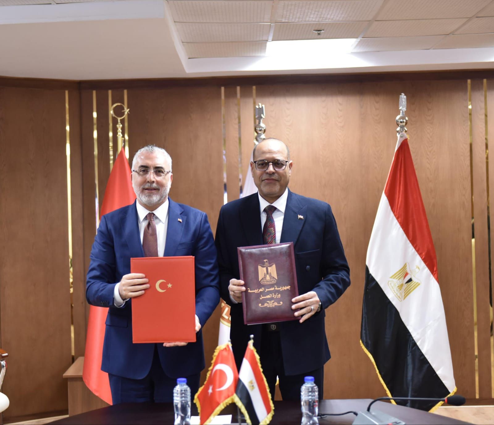 وزير العمل ونظيره التركي يوقعان مذكرة تفاهم في قضايا التدريب والتشغيل