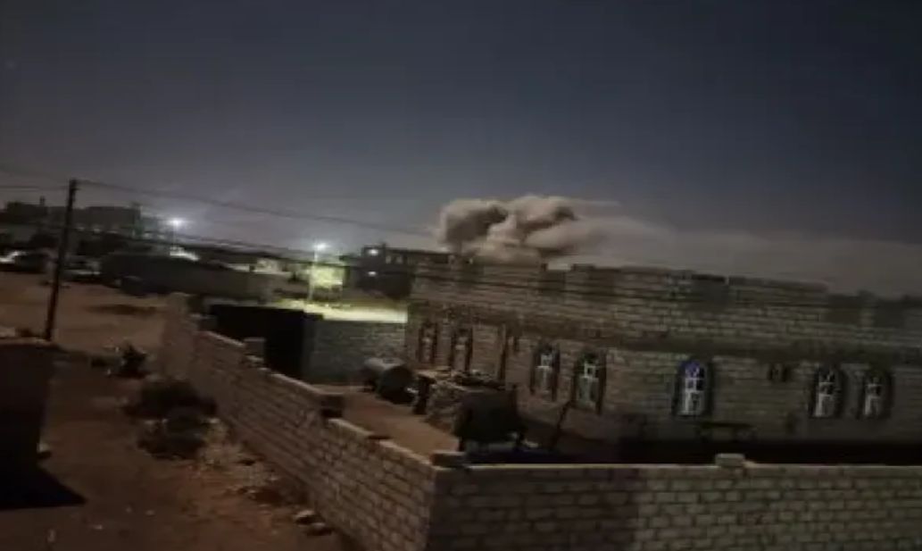 شاهد لحظة تدمير المعهد المهني في البيضاء بغارة أمريكية مكثفة "استهداف واسع لمواقع الحوثيين"