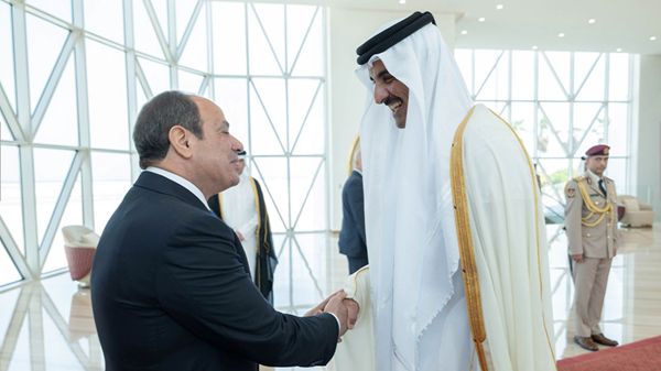 السيسي يبحث في قطر العلاقات الثنائية والتطورات الإقليمية