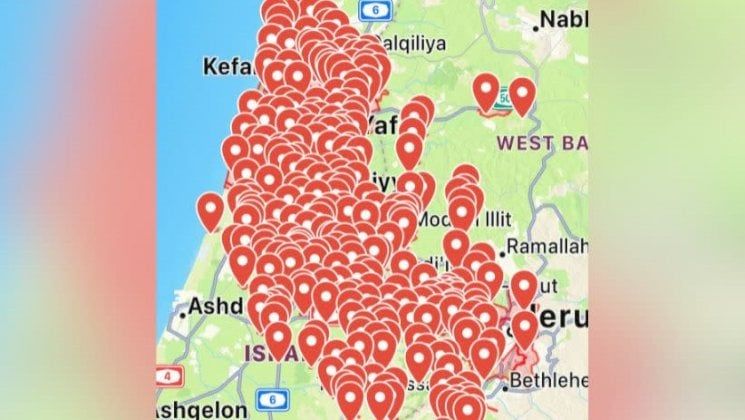 الحوثيون يضربون عمق إسرائيل والصافرات تدوي في تل أبيب