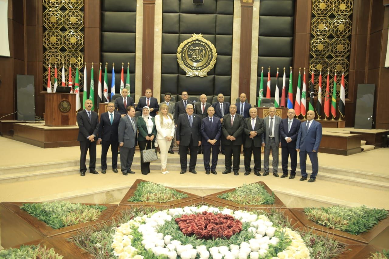 رئيس مجلس الدولة يزور الأكاديمية العربية للعلوم والتكنولوجيا لتعزيز التعاون