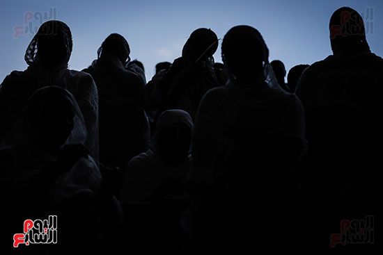 بهجة السعف وأصوات الأجراس.. الأسر القبطية تصطحب أطفالها للاحتفال بأحد الشعانين