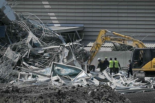 ارتفاع حصيلة ضحايا انهيار مبنى في بانكوك إلى 37