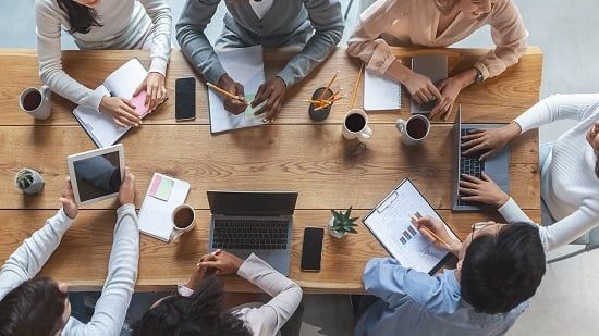 طالع الأبراج: 3 أبراج على موعد مع انطلاقة مهنية قوية هذا الربيع.. ناجحون ومتألقون