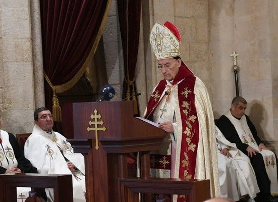 الراعي في قداس أحد الشعانين: لبنان طوى صفحة الحرب الأهلية وهو اليوم يطوي صفحة الخروج عن الشرعية