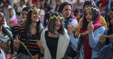 بهجة السعف وأصوات الأجراس.. الأسر القبطية تصطحب أطفالها للاحتفال بأحد الشعانين