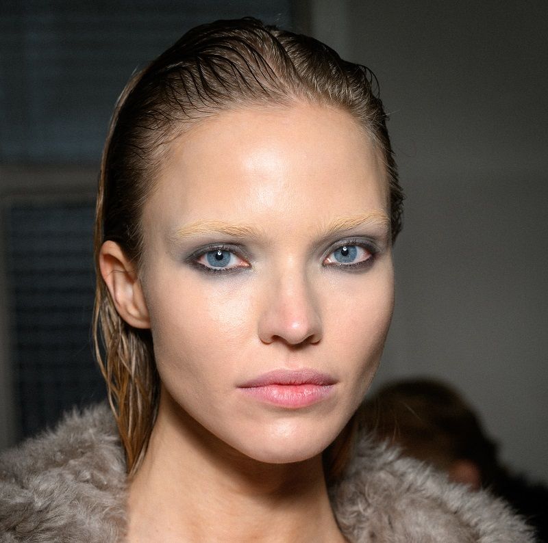 ألوان ظلال عيون مشرقة رائجة لصيف 2025.. لا غنى عنها هذا الموسم