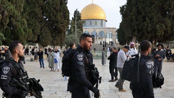 إسرائيل تحرم آلاف الفلسطينيين من الوصول إلى القدس