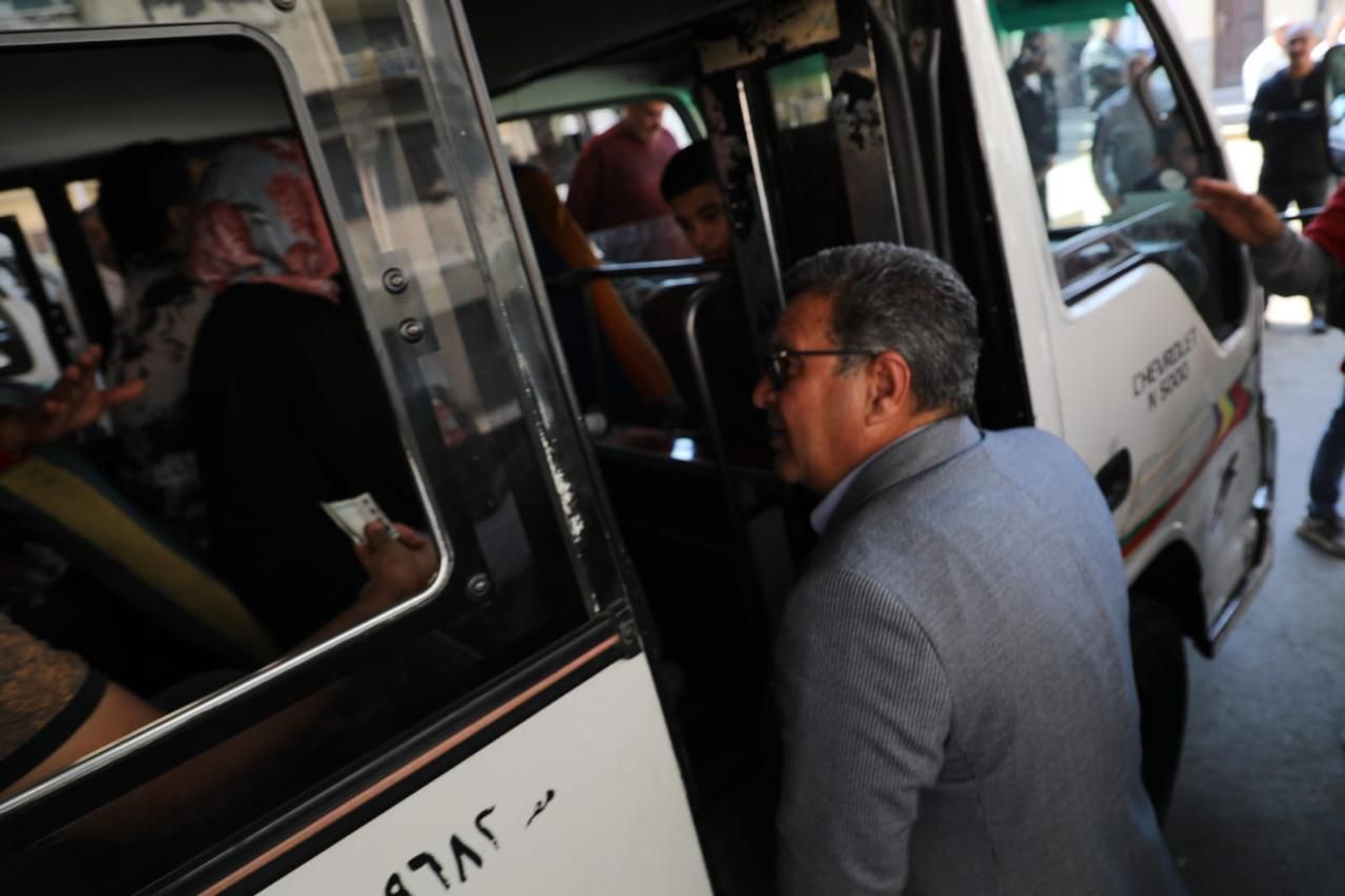 محافظة الجيزة تطالب المواطنين بالإبلاغ عن السائقين المخالفين للتعريفة