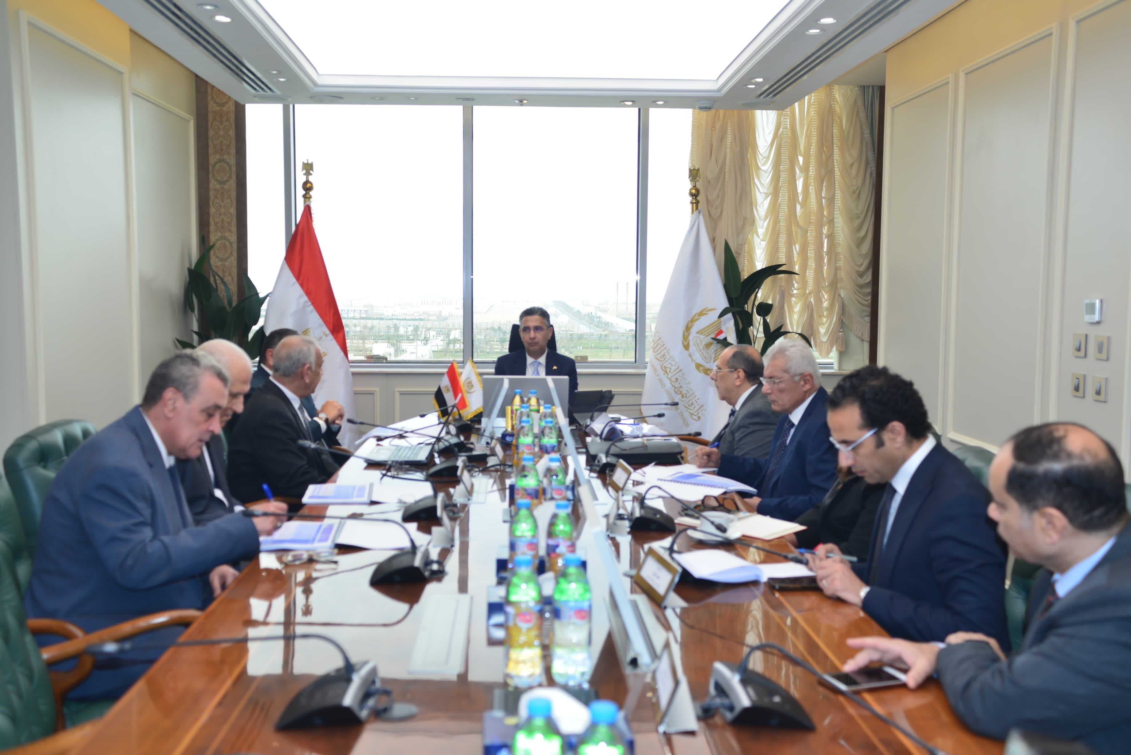 وزير التموين: دعم الشركات الوطنية لزيادة الإنتاج وضمان استقرار أسعار السلع