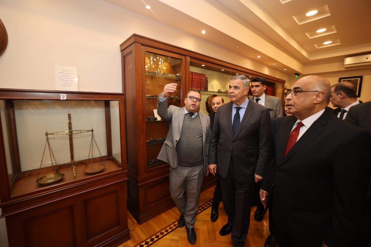 وزير العدل يفتتح فرعين للتوثيق في الإسكندرية ويتفقد مقر محكمة استئناف