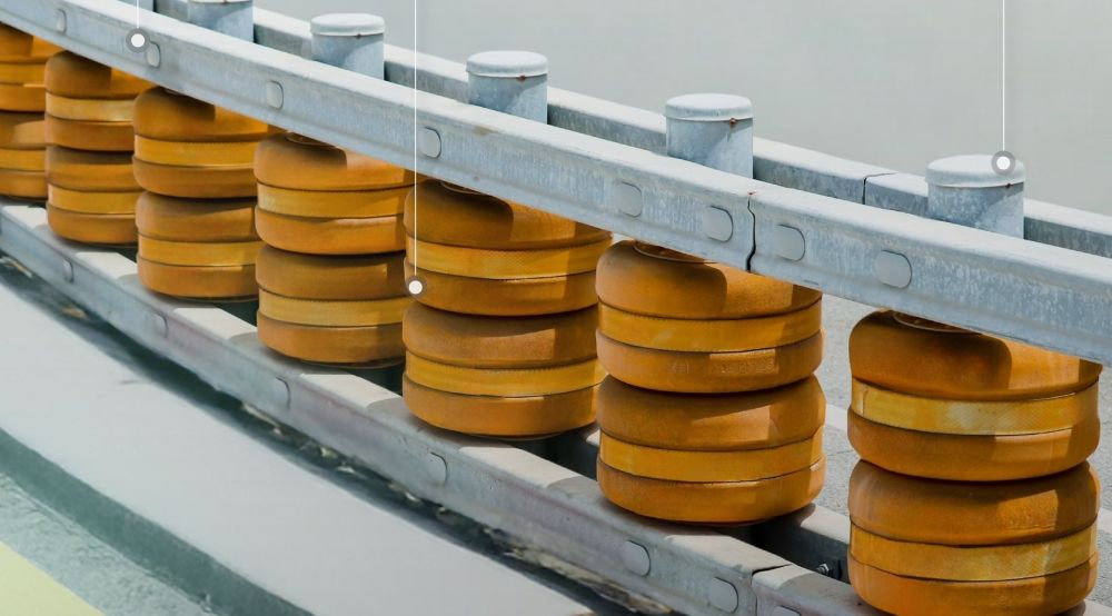 تقلل شدة الصدمات.. كيف ترفع الحواجز الدورانية مستوى سلامة الطرق؟