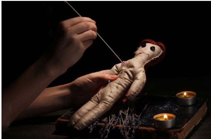 ‎"اكشف اللعبة" مشروع تخرج بكلية الإعلام للتحذير من مخاطر الدجالين ‎