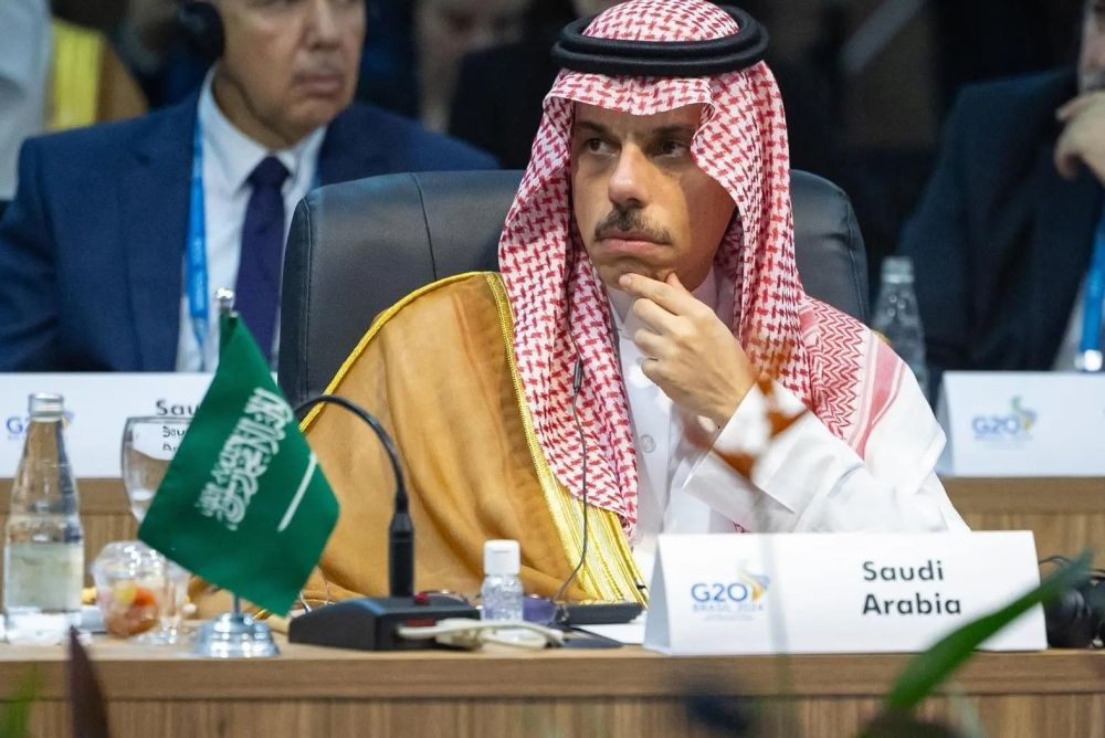 وزير الخارجية يستعرض العلاقات الثنائية هاتفيًا مع نظيره السوري