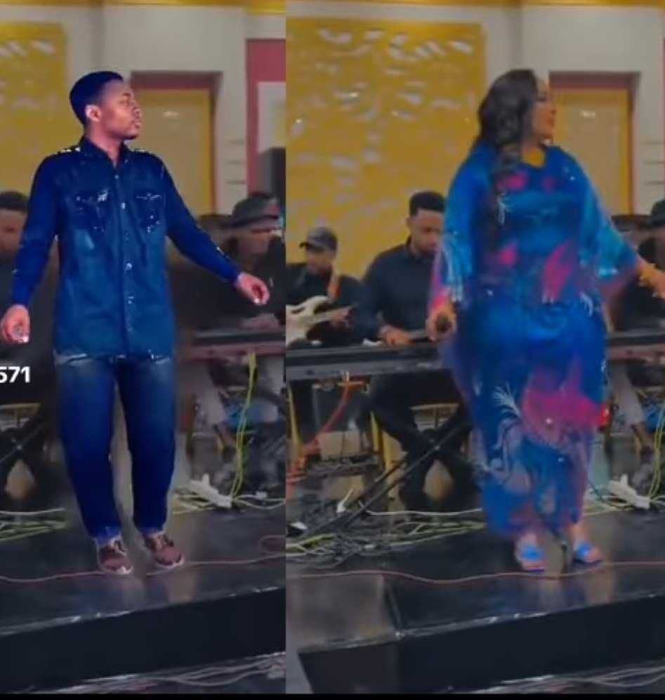 شاهد بالصورة والفيديو.. شاب سوداني يقلد رقصات الفنانة هدى عربي بــ(الكربون) وبطريقة مضحكة وجمهورها: (السلطانة في فتيل)