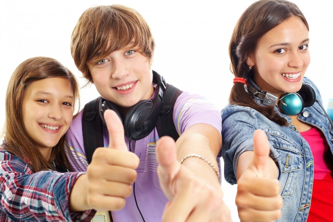 هل تؤثر الأنشطة التكنولوجية على معدل سعادة المراهِق وما هي البدائل؟