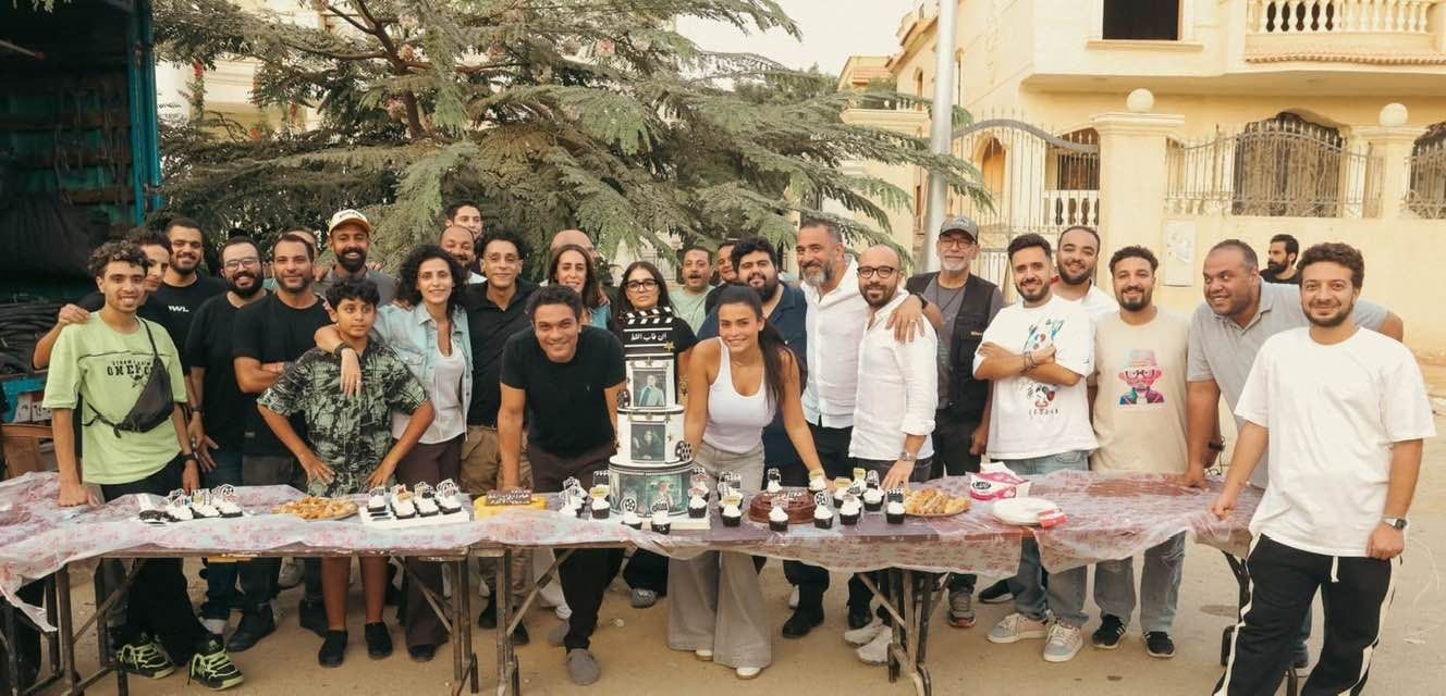 آسر ياسين وأسماء جلال يستآنفان تصوير فيلم إن غاب القط