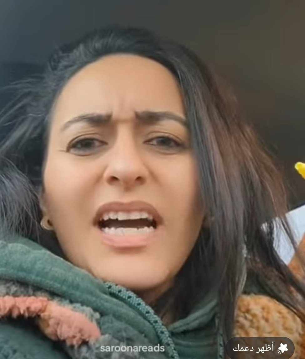 شاهد بالصورة والفيديو.. رداً على تعليق أحدهم قال فيه: (السان السائق اللوري دا سلم السمرجحة كل أسرار الدوسان).. فتاة لبنانية تفاجئ جمهور مواقع التواصل بالسودان بمعرفتها المصطلحات الشبابية