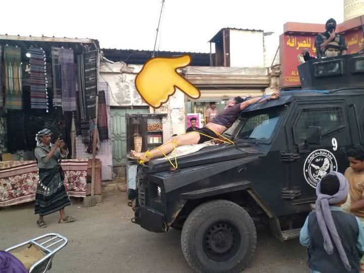 لن تصدق السبب...شاهد اول صورة لصلب قوات امنية لشخص بعد قتله