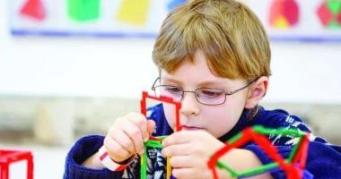 وزارة الصحة تكشف علامات مهمة تدل على إصابة الأطفال بالتوحد