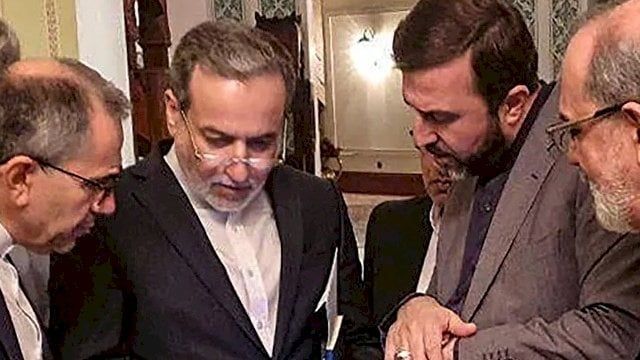 ترامب يعلن عن اجتماع "طارئ" مع مستشاريه حول إيران و"قرار سريع قريبا"