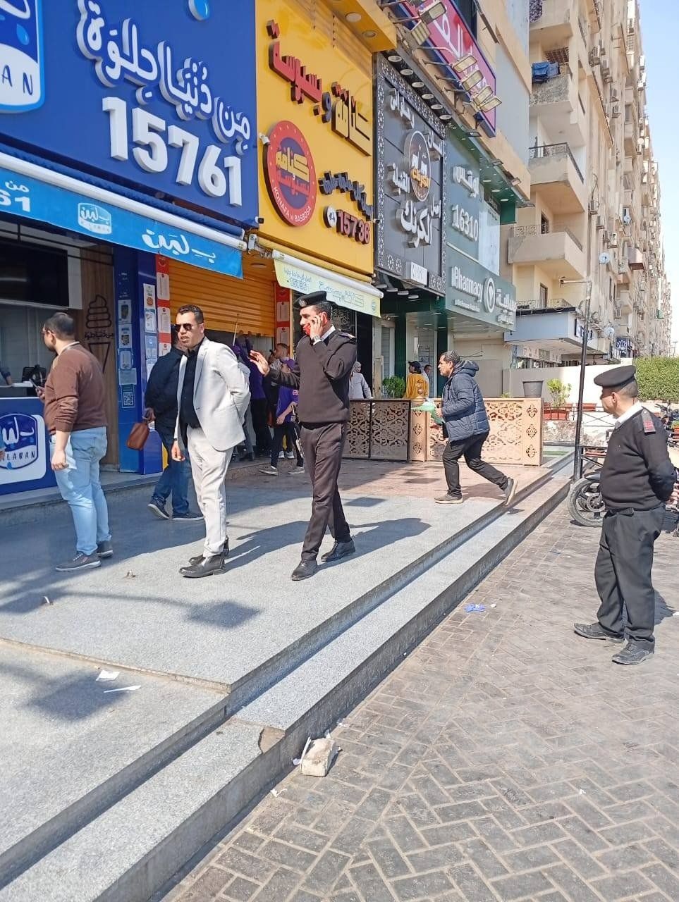 حى البساتين يشن حملة مكبرة لتنفيذ قرارات غلق وتشميع محلات بدون ترخيص.. صور