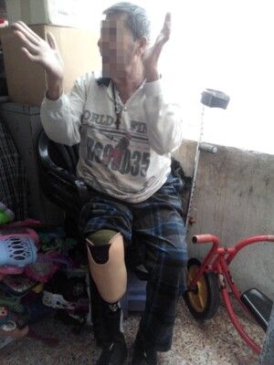 إعلاميون وممثلون ومتطوعون قاموا بمبادرة "ومكملين نحبكن" في إطار الأعياد المباركة