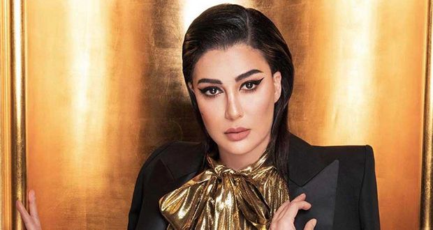 إطلالة جديدة وإصابة في القدم.. غادة عبد الرازق تفاجئ جمهورها