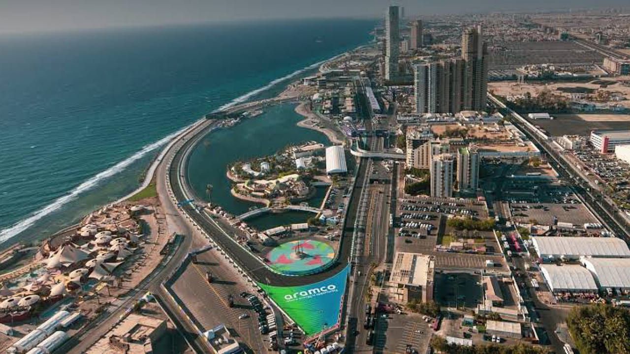 جامعة الملك عبدالعزيز تمدد إجازة نهاية الأسبوع بالتزامن مع فورمولا 1 في جدة