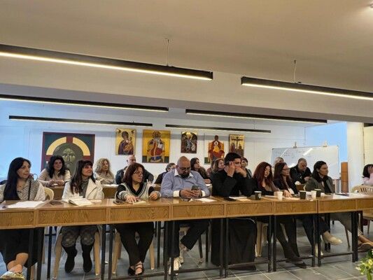 المعهد الفني الأنطوني الدكوانة نظم ندوة عن الالام والصلب ما بين الكلمة والايقونة