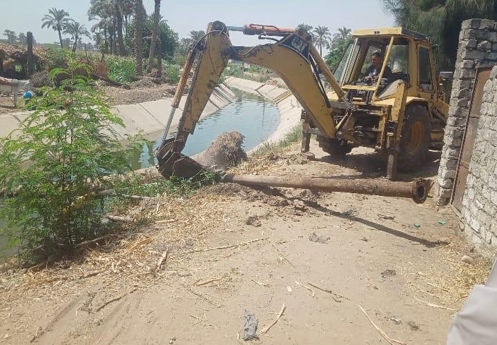 تنفيذ 10 قرارات إزالة لتعديات على الترع ومصارف المياه فى العياط.. صور