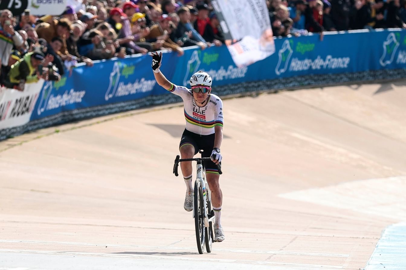 الامارات | "الإمارات للدراجات" وصيفا في سباق "باريس روبيه"