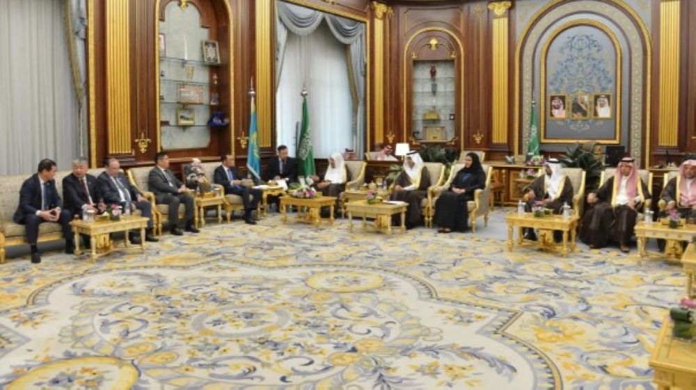 رئيس مجلس الشورى ونظيره الكازاخستاني يبحثان تطوير العلاقات