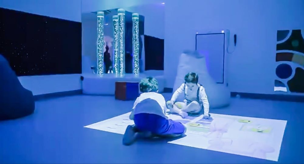 "الغرفة الحسية" تسهل تجربة الأطفال ذوي الإعاقة في مطار الملك خالد