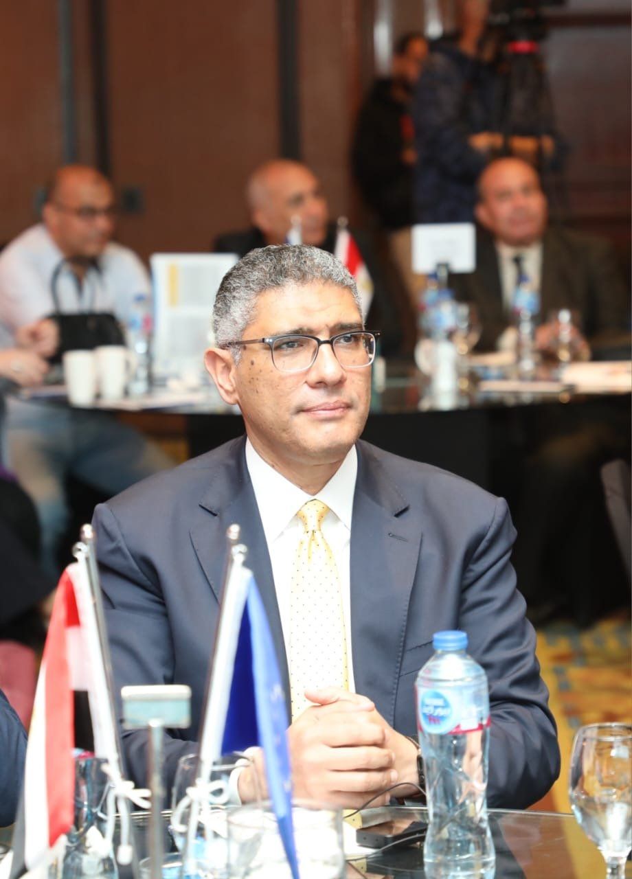 محافظ الجيزة: مشروعات البنية الأساسية المجتمعية كثيفة العمالة تهدف لتحسين المعيشية