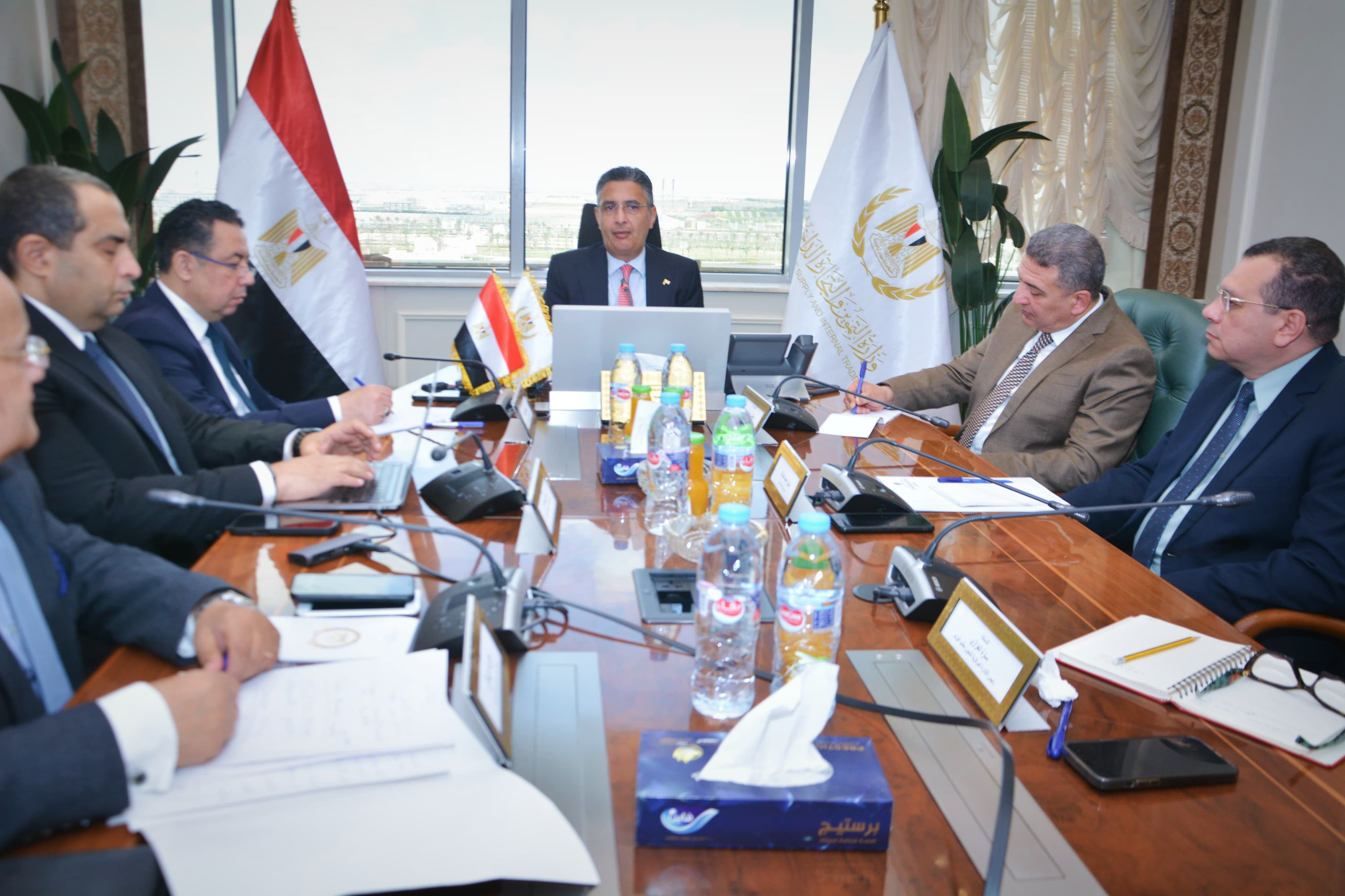 وزير التموين يشدد على تكثيف الرقابة على سوق الذهب والمعادن الثمينة