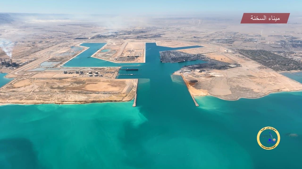 تعرف على أهم المعلومات عن تطوير ميناء السخنة.. صور
