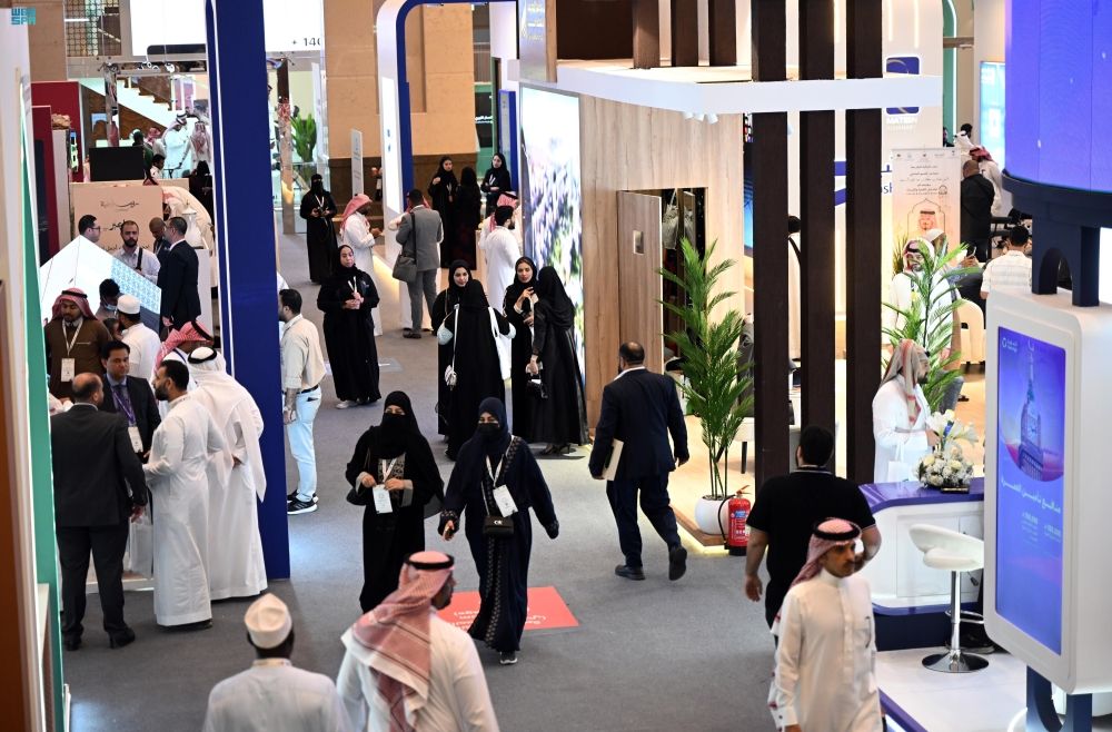 خلال 2025.. برنامج الربط الجوي يخطط للوصول إلى 2.5 مليون مقعد