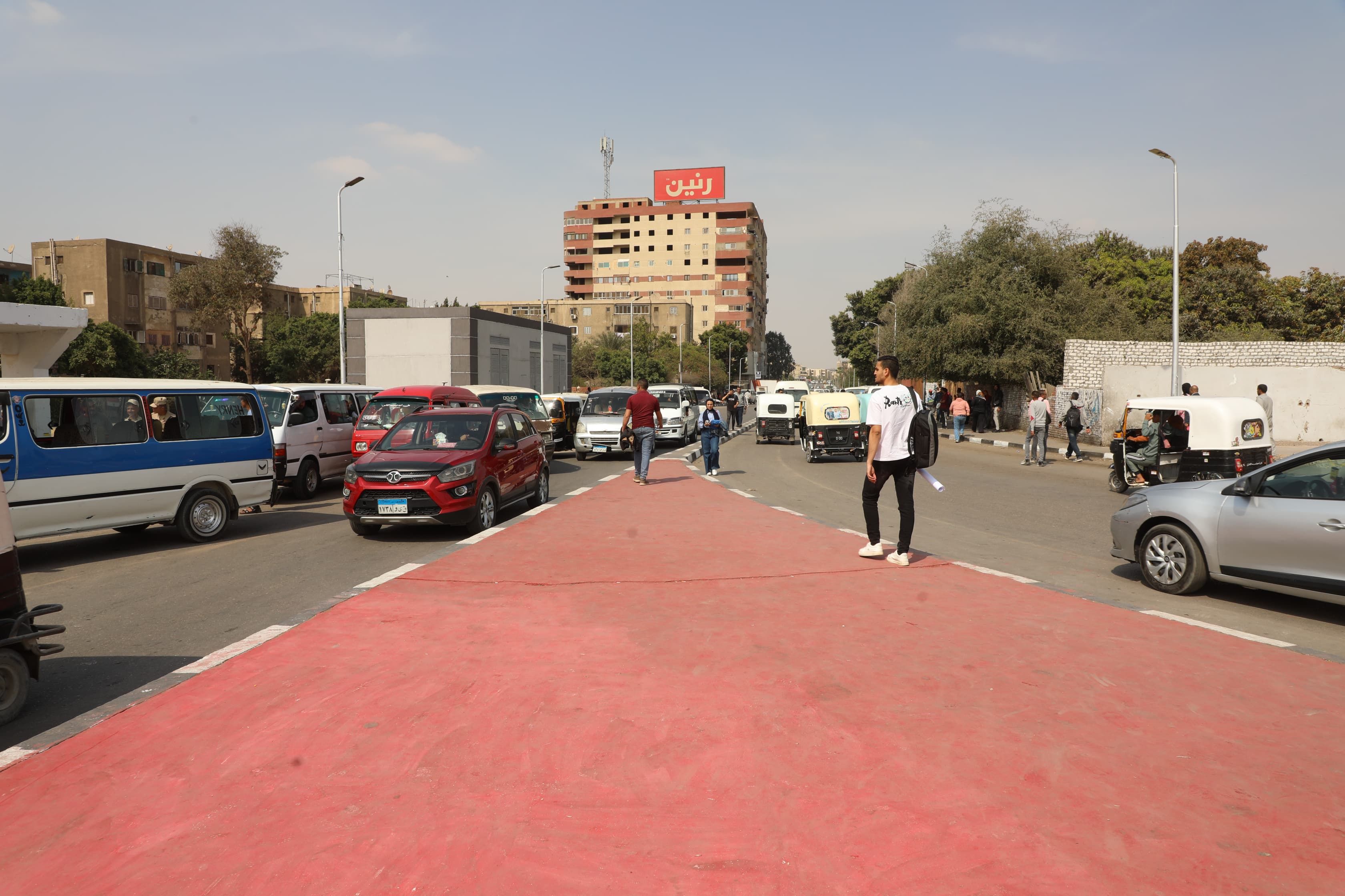 محافظ القاهرة يوجه بتطوير وتشجير محيط موقف السلام الجديد.. صور