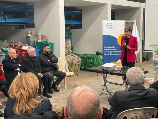 وزيرة البيئة لبّت دعوة اتحاد بلديات دير الأحمر وتفقدت مشروع فرز النفايات