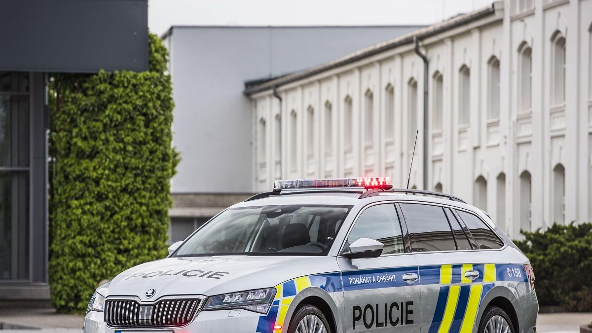 الامارات | بعد أيام قليلة من زفافهما.. اتهام رجل بقتل زوجته