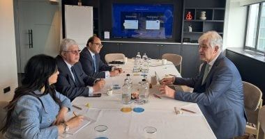 وزير التعليم العالى يبحث مع نائب رئيس جامعة كيه يو لوفين سبل التعاون