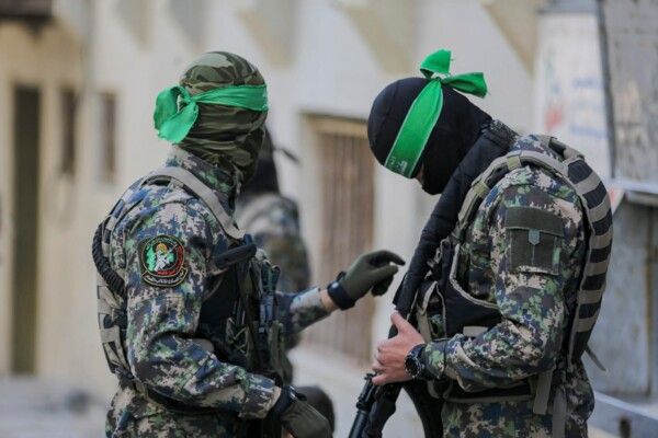 "حماس": بدأنا بدراسة المقترح الأخير المقدم إلى وفد قيادة حماس وسنرد عليه فور انتهاء مشاوراتنا الداخلية