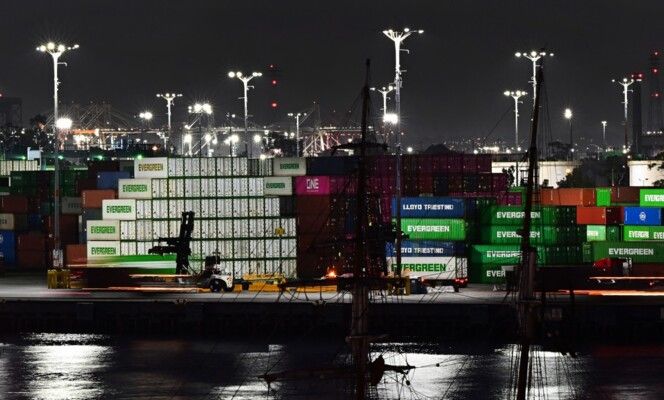 ترامب: الكرة في ملعب الصين في ما يتعلق بالتعرفات الجمركية