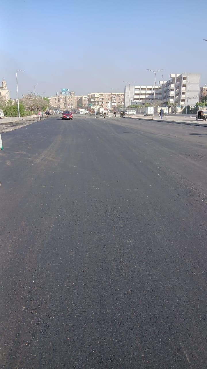 محافظ القاهرة يوجه باستكمال تطوير ورصف الطرق ضمن الخطة الاستثمارية.. صور