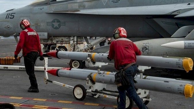 ترامب يزود إسرائيل بـ13 ألف قطعة ذخيرة جوية لمواجهة محتملة مع إيران