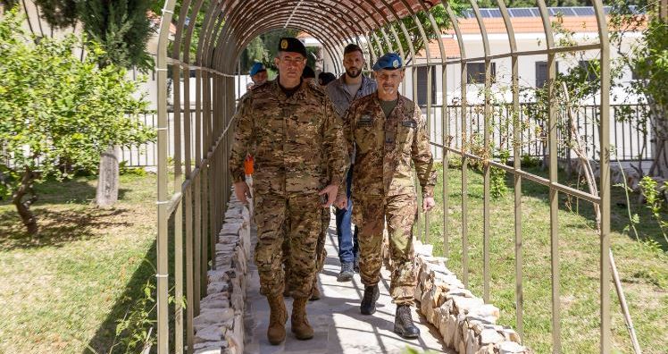 قائد القطاع الغربي بـ"اليونيفيل" التقى قائد قطاع جنوب الليطاني بالجيش مؤكدًا دعم المؤسسة العسكرية